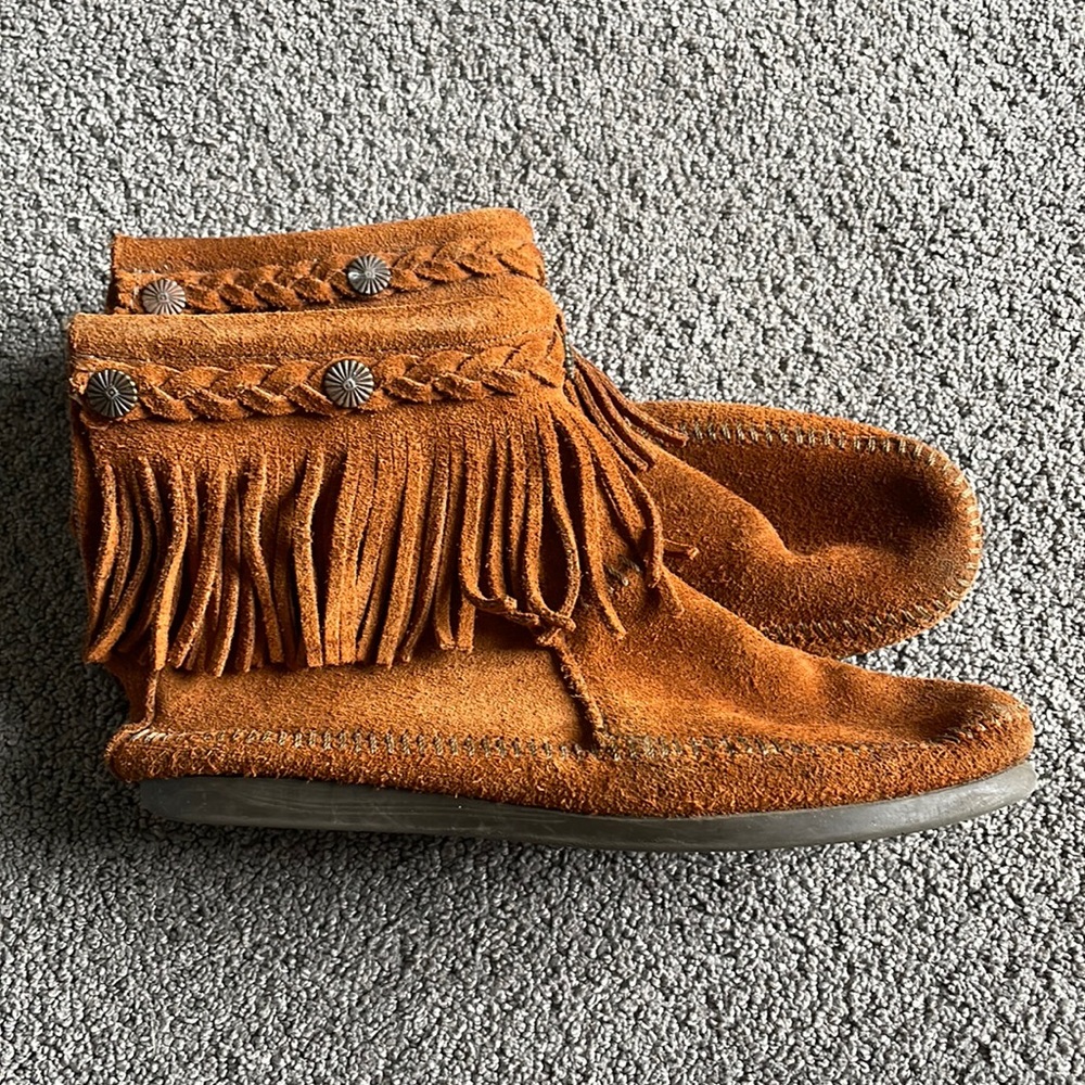 Minnetonka High Top Back Zip Boot